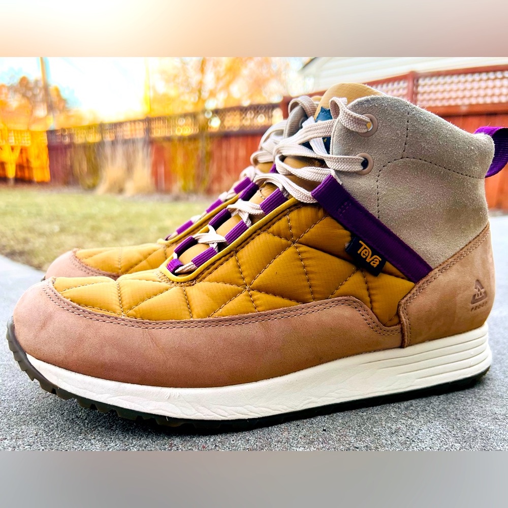 Teva Women’s ReEmber Commute Size 8.5